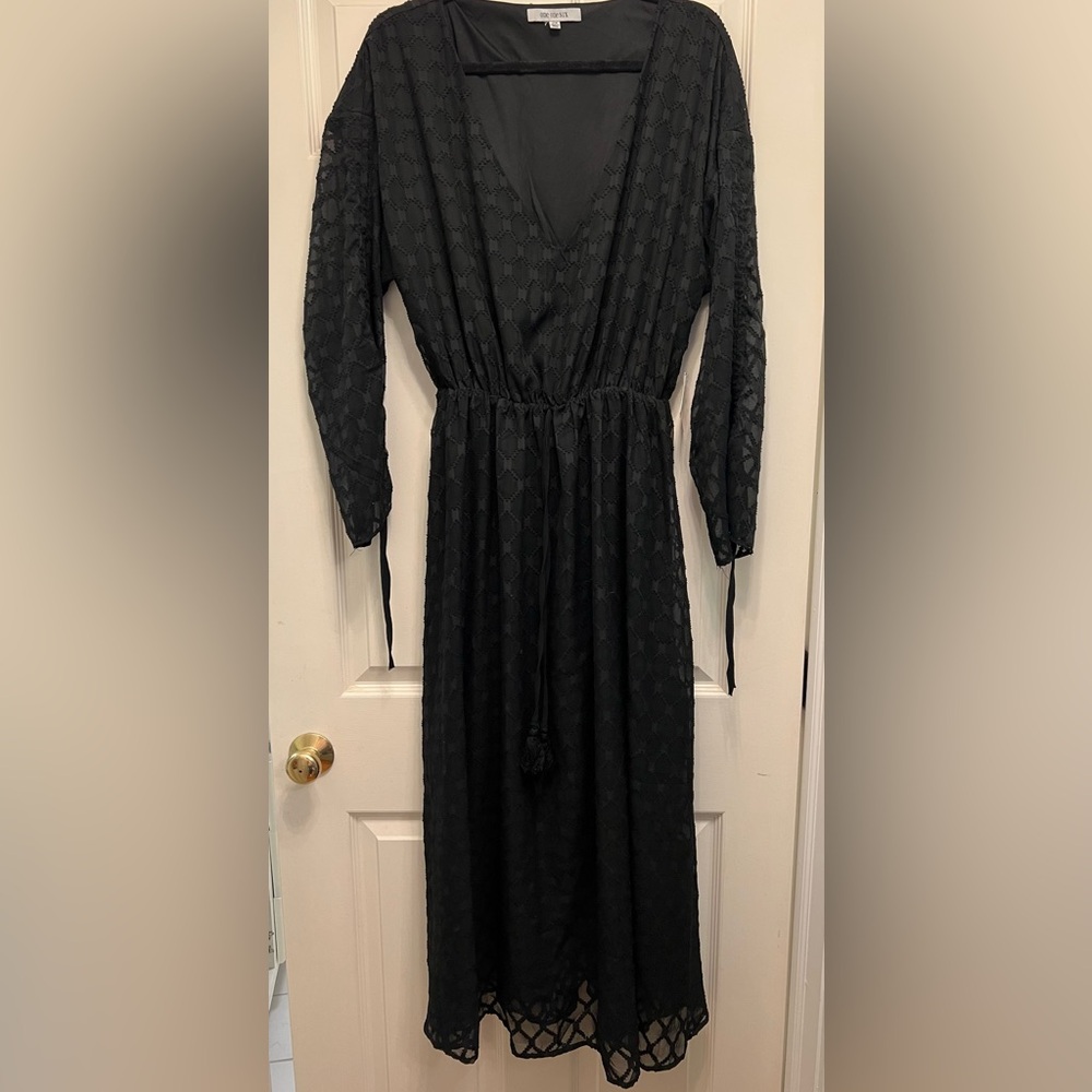 One One Six Black Long Beach Cover-up
Size 2X